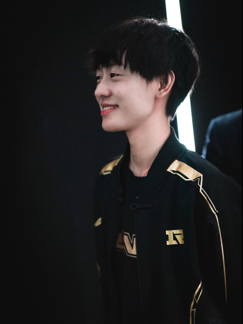 G2碾压DRX,Uzi关键团战开团秒人宿敌对决全球总决赛,引爆全场热议 G2碾压DRX,Uzi关键团战开团秒人宿敌对决全球总决赛,引爆全场热议