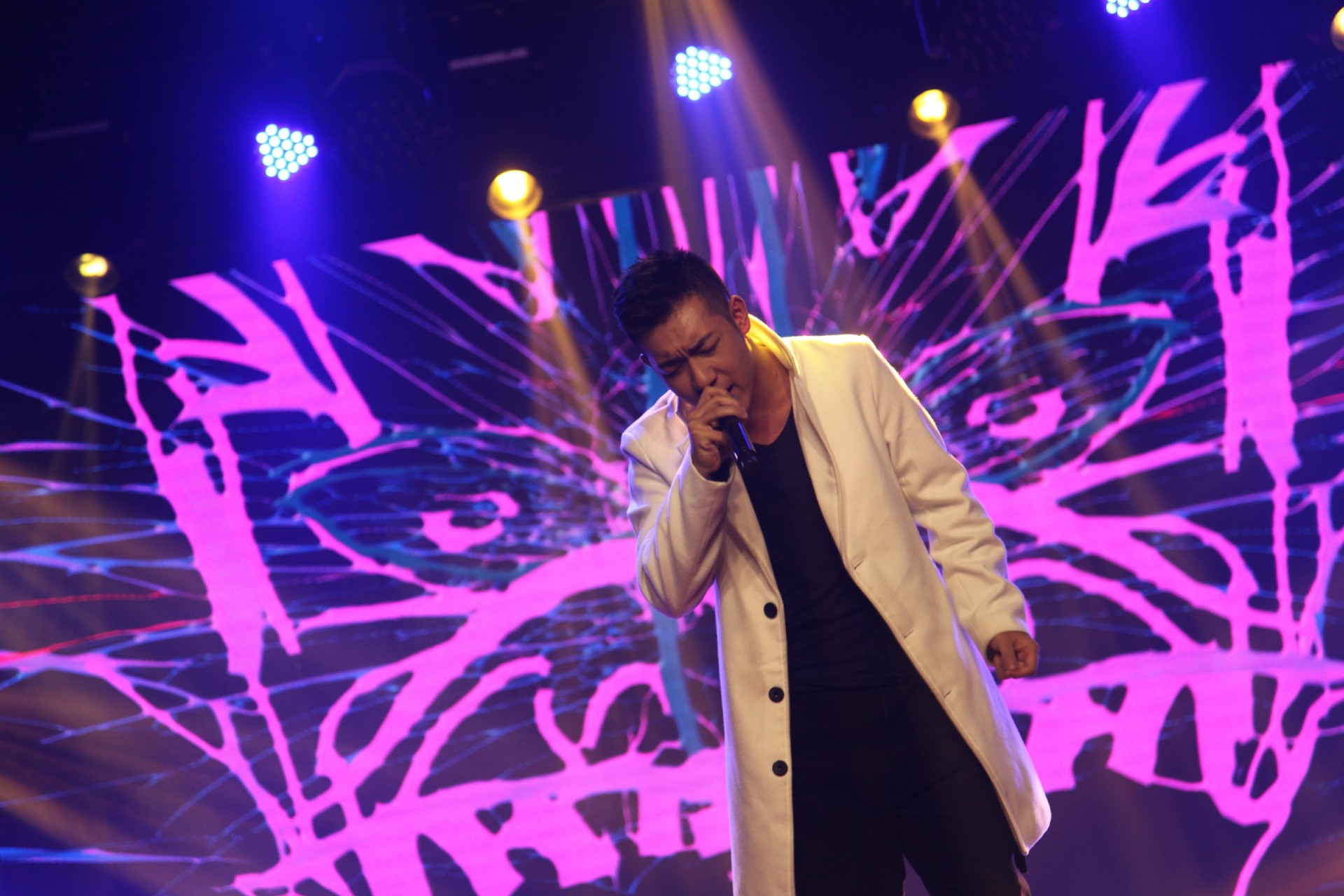 G2力克MAD，Uzi关键团战开团秒人强强对话小组赛，点燃全场激情