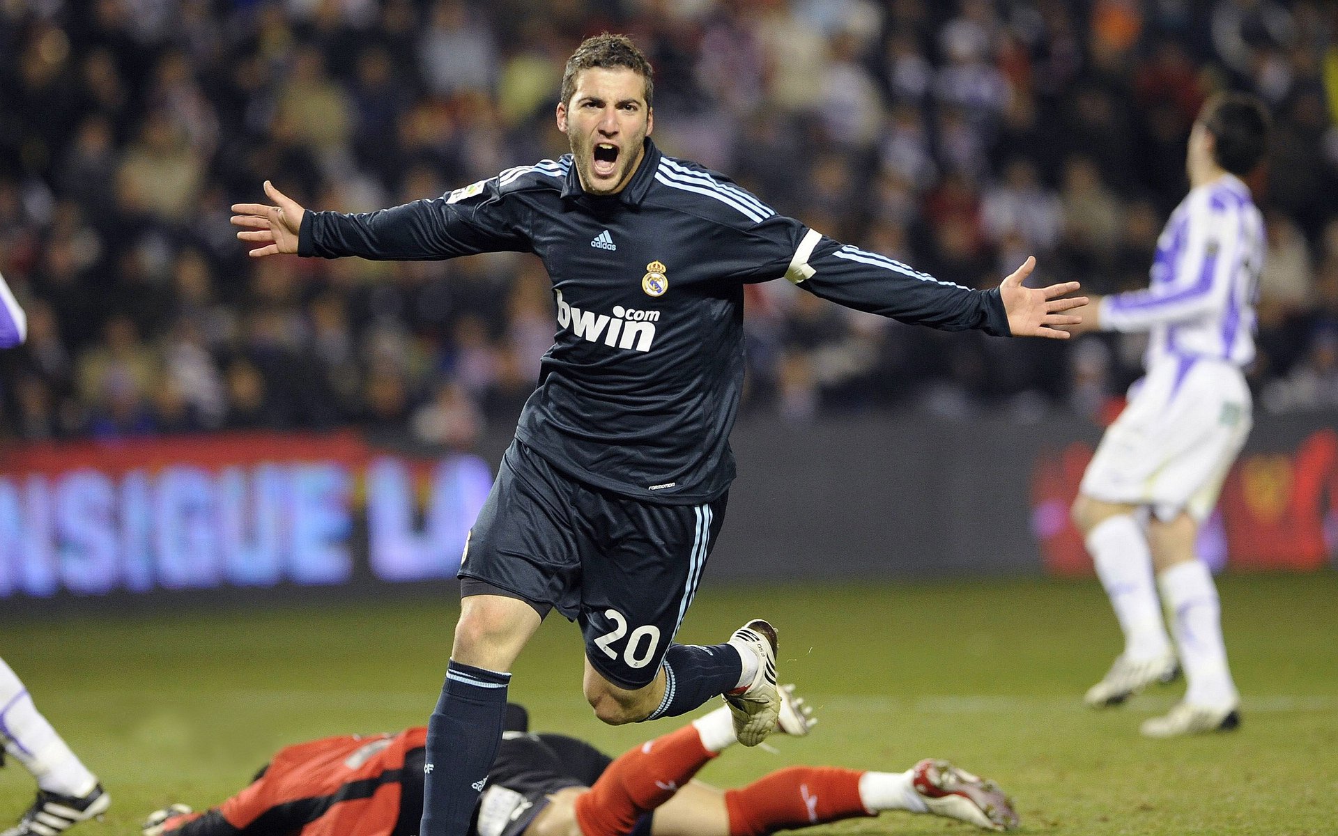 西决生死战之夜，恩佐持续制造杀伤，点燃胜利火焰