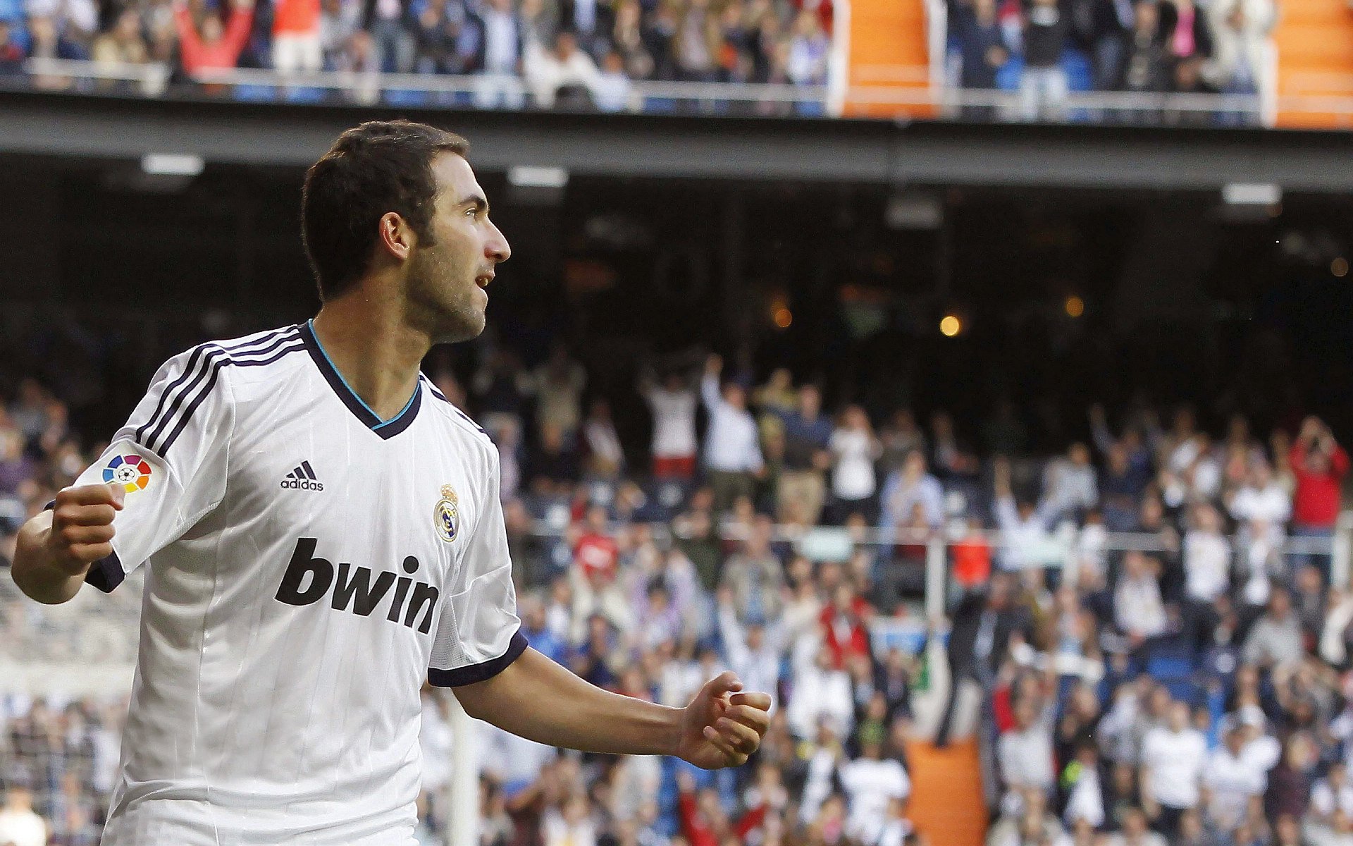 硬仗基因，从卡塔尔的铁血防守，到基耶萨的德甲接管时刻