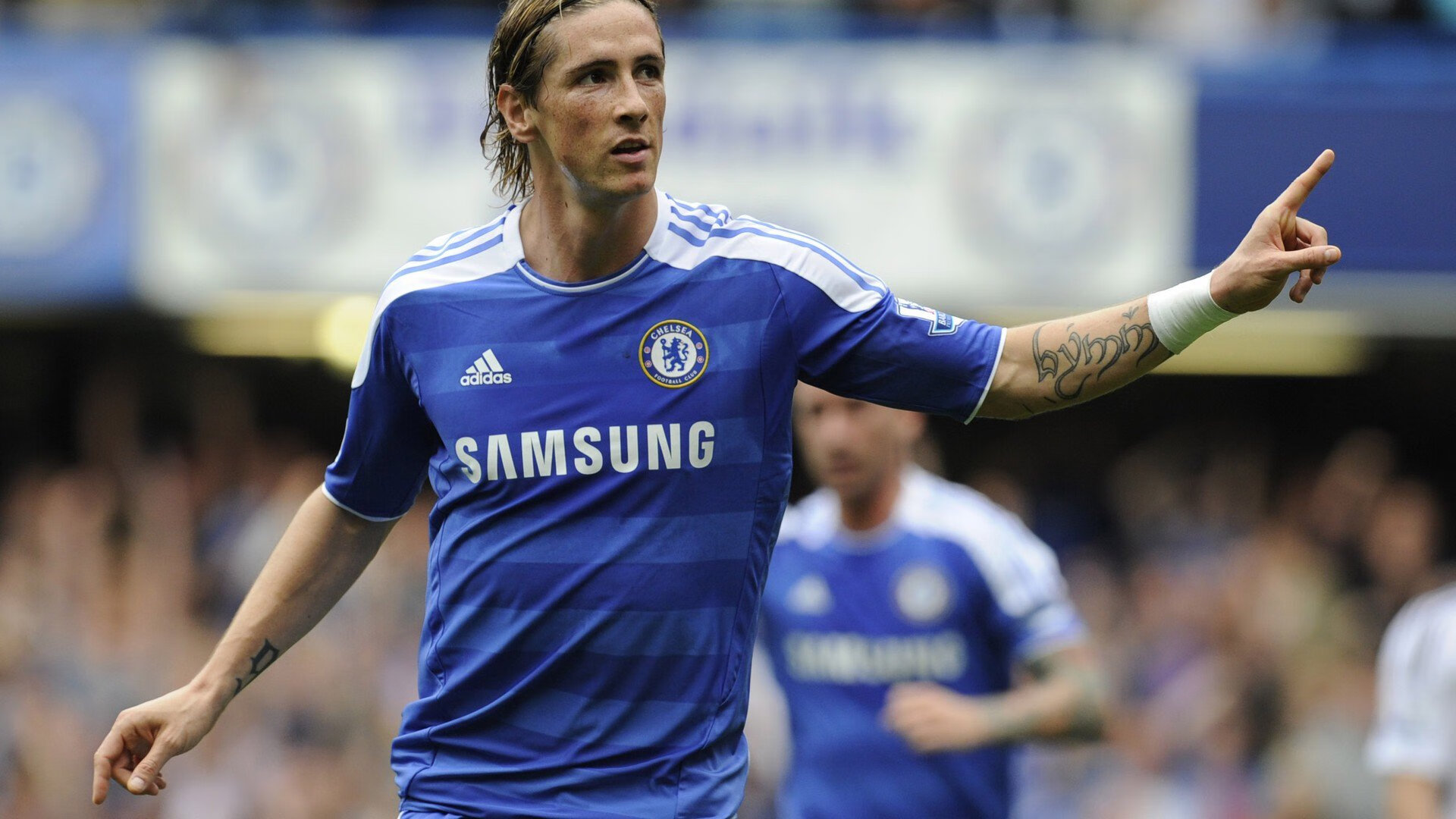 踏平雅典的军团与救赎的少年，从药厂碾压到哈弗茨重生的足球叙事